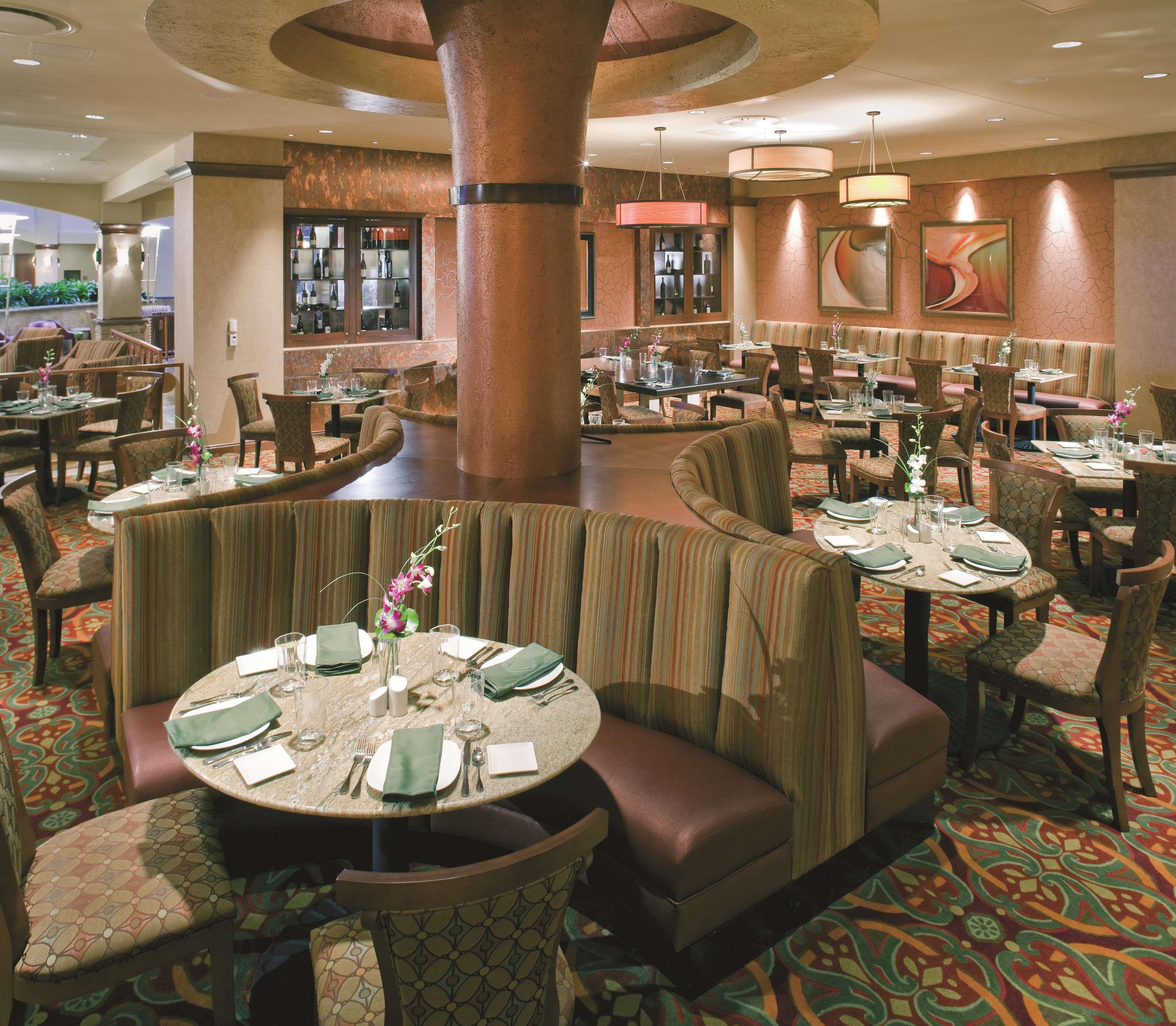 Embassy Suites By Hilton Norman Hotel & Conference Center Екстериор снимка