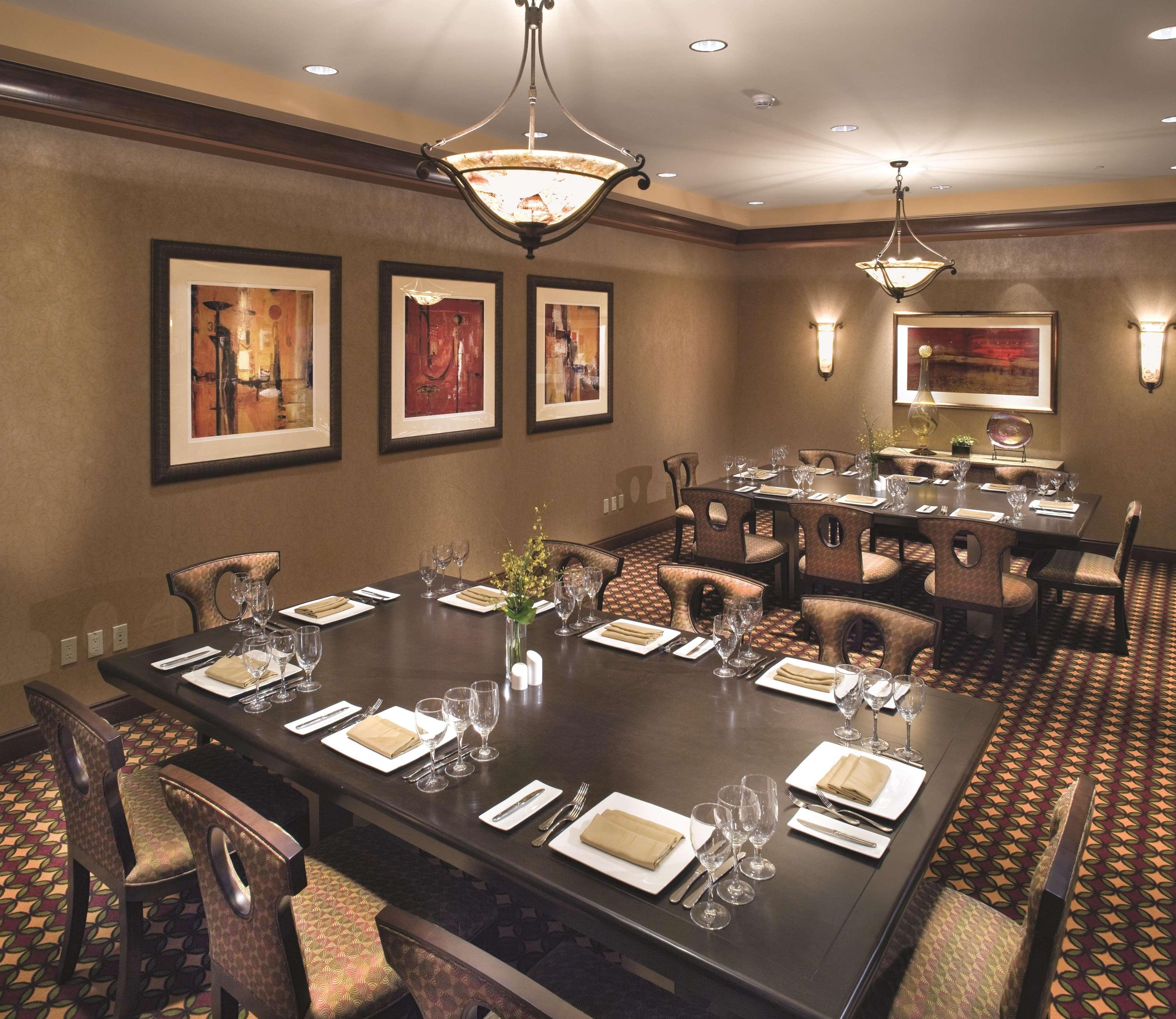 Embassy Suites By Hilton Norman Hotel & Conference Center Екстериор снимка