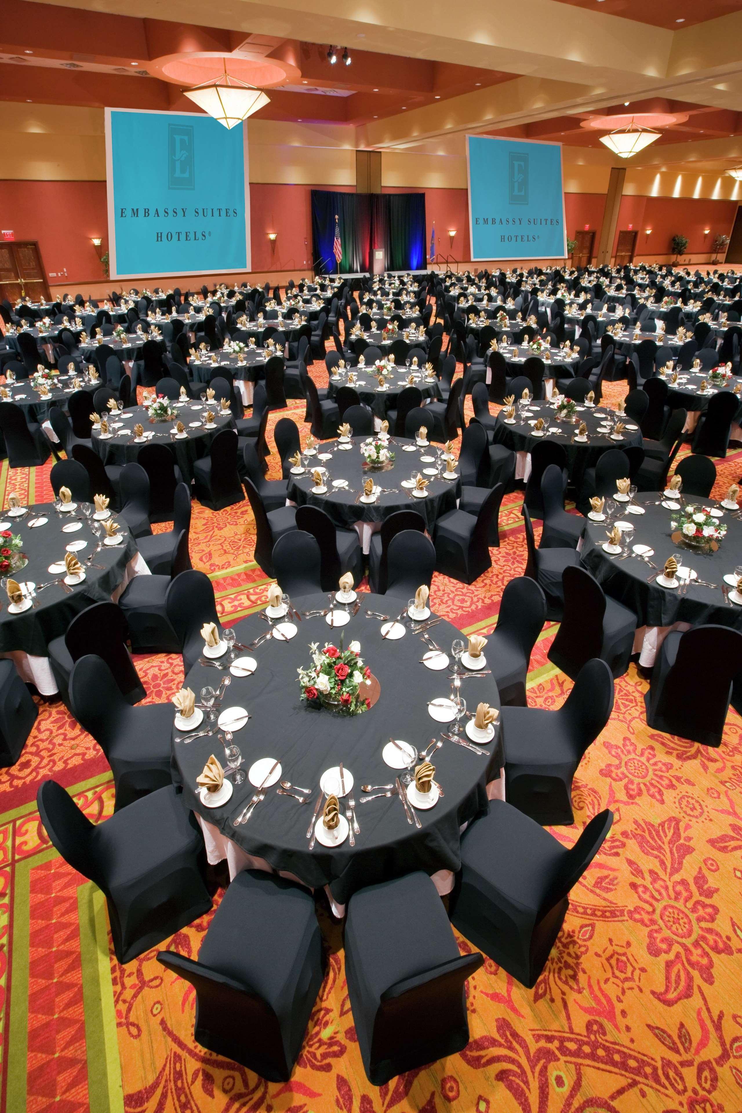 Embassy Suites By Hilton Norman Hotel & Conference Center Екстериор снимка