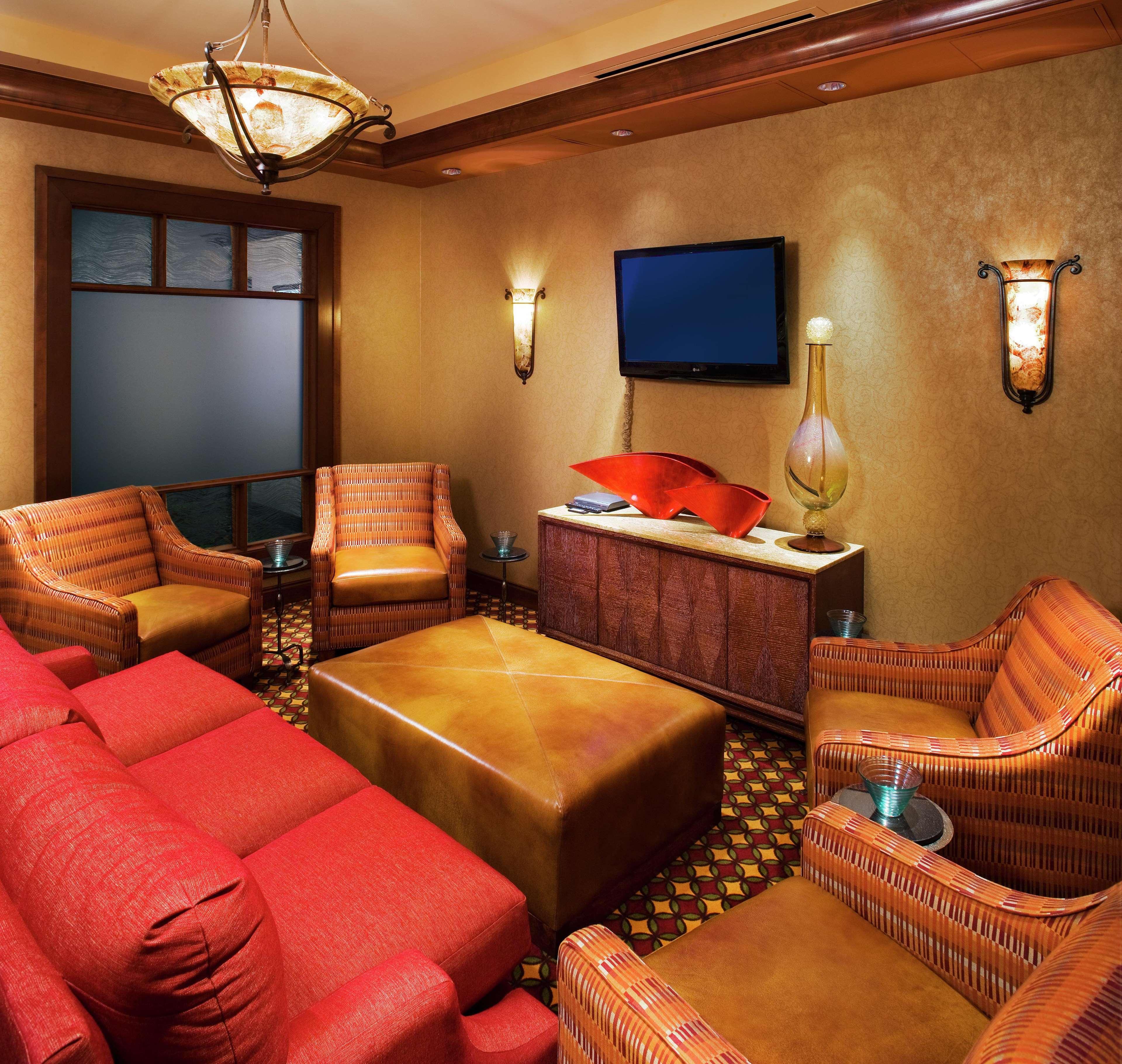Embassy Suites By Hilton Norman Hotel & Conference Center Екстериор снимка