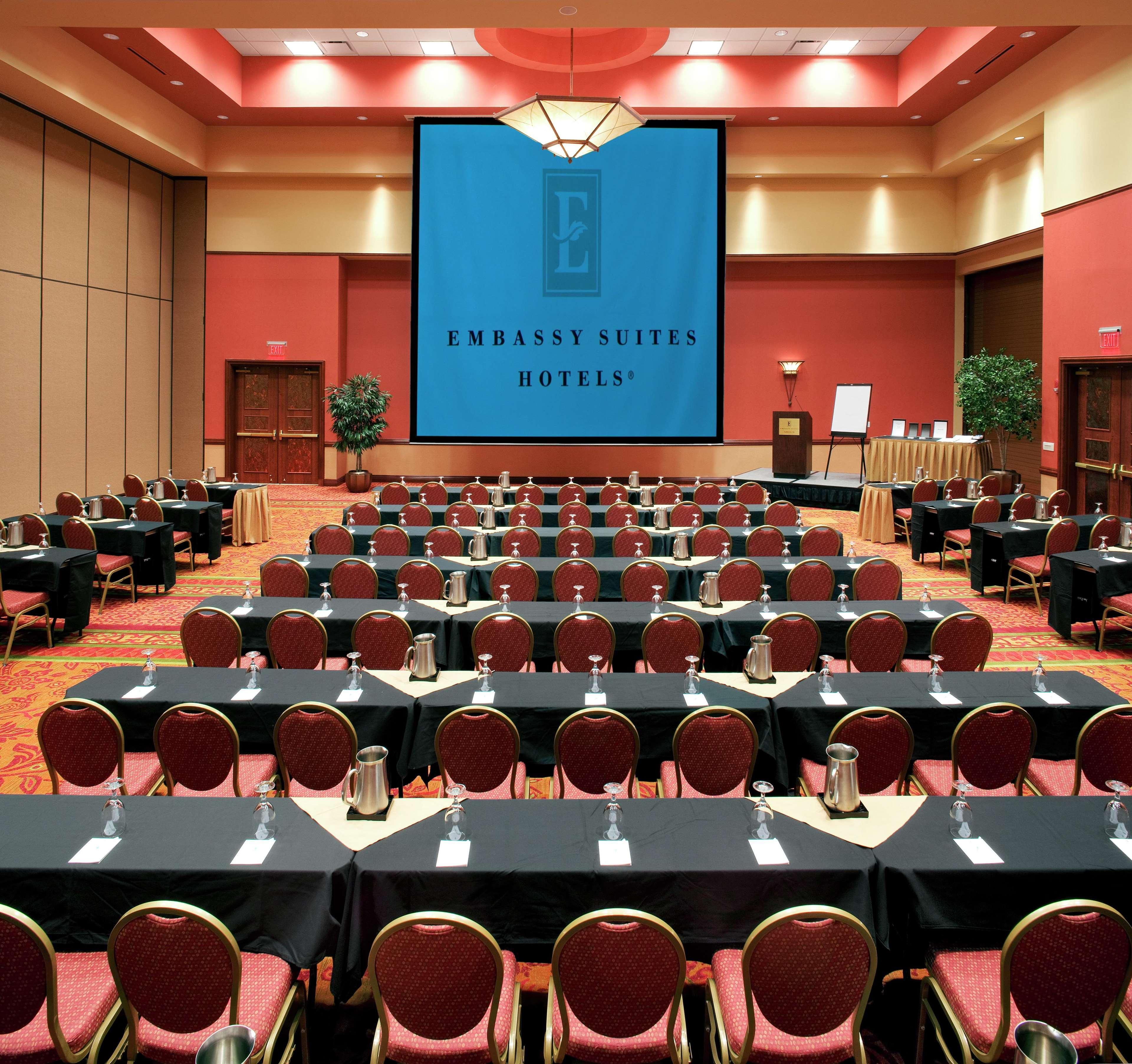 Embassy Suites By Hilton Norman Hotel & Conference Center Екстериор снимка