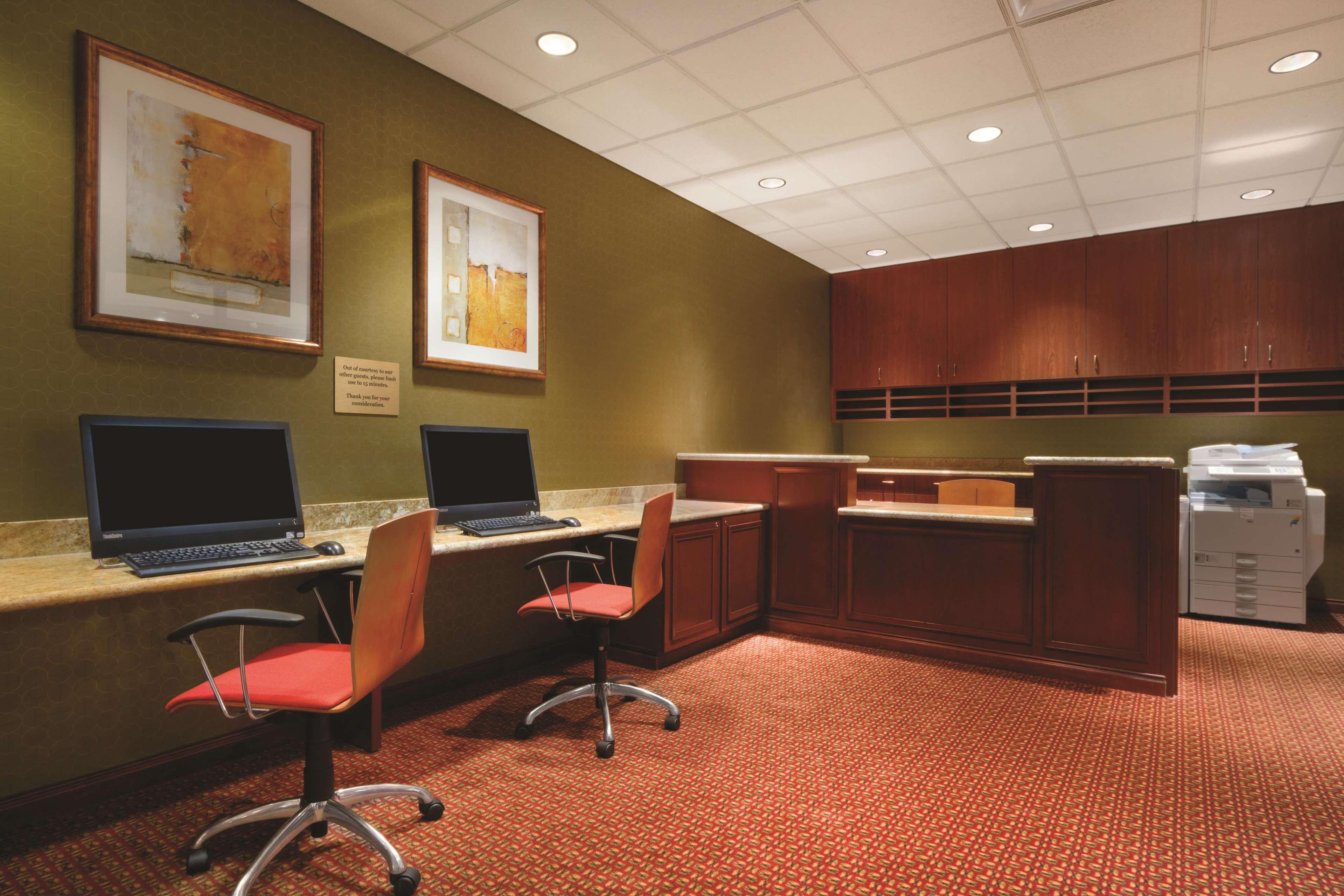 Embassy Suites By Hilton Norman Hotel & Conference Center Съоръжения снимка