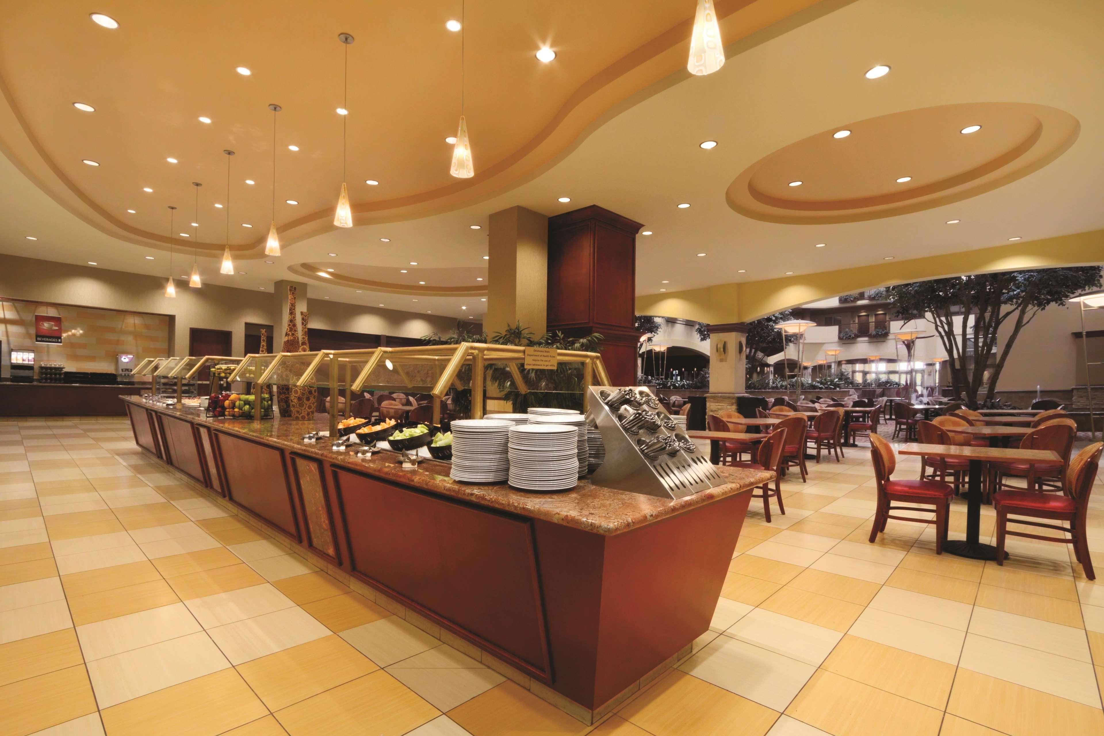 Embassy Suites By Hilton Norman Hotel & Conference Center Ресторант снимка