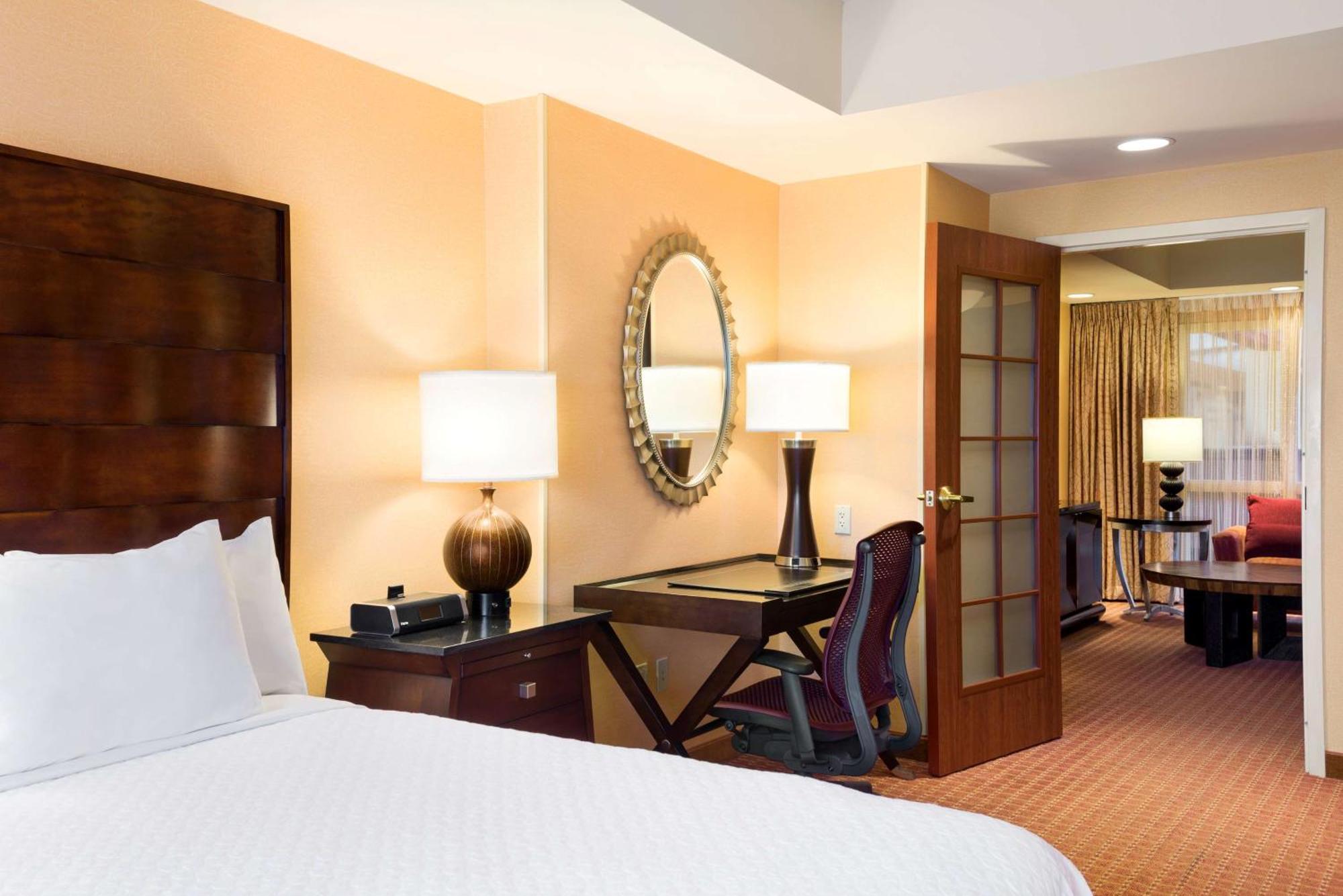 Embassy Suites By Hilton Norman Hotel & Conference Center Екстериор снимка