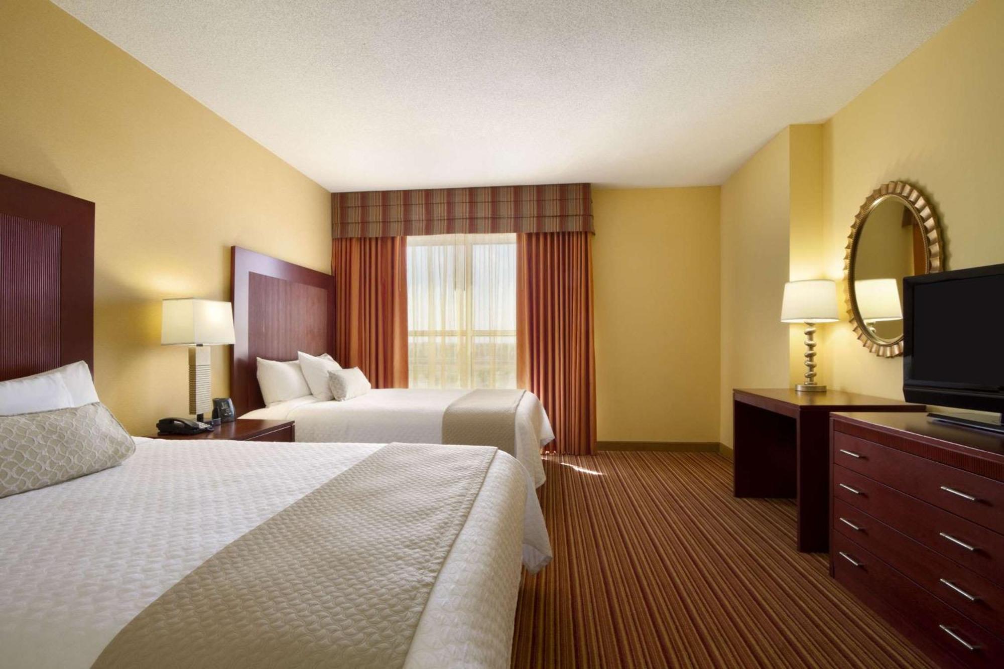 Embassy Suites By Hilton Norman Hotel & Conference Center Екстериор снимка
