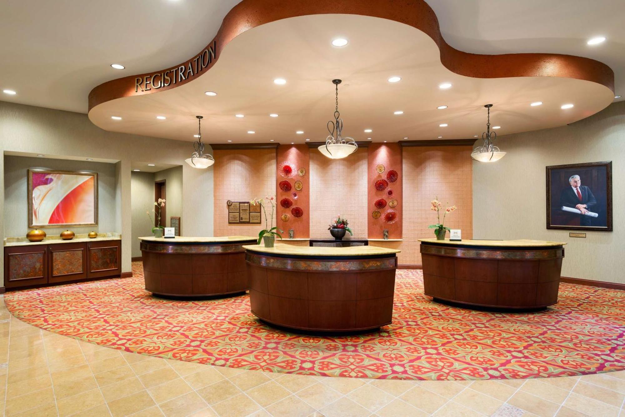 Embassy Suites By Hilton Norman Hotel & Conference Center Екстериор снимка