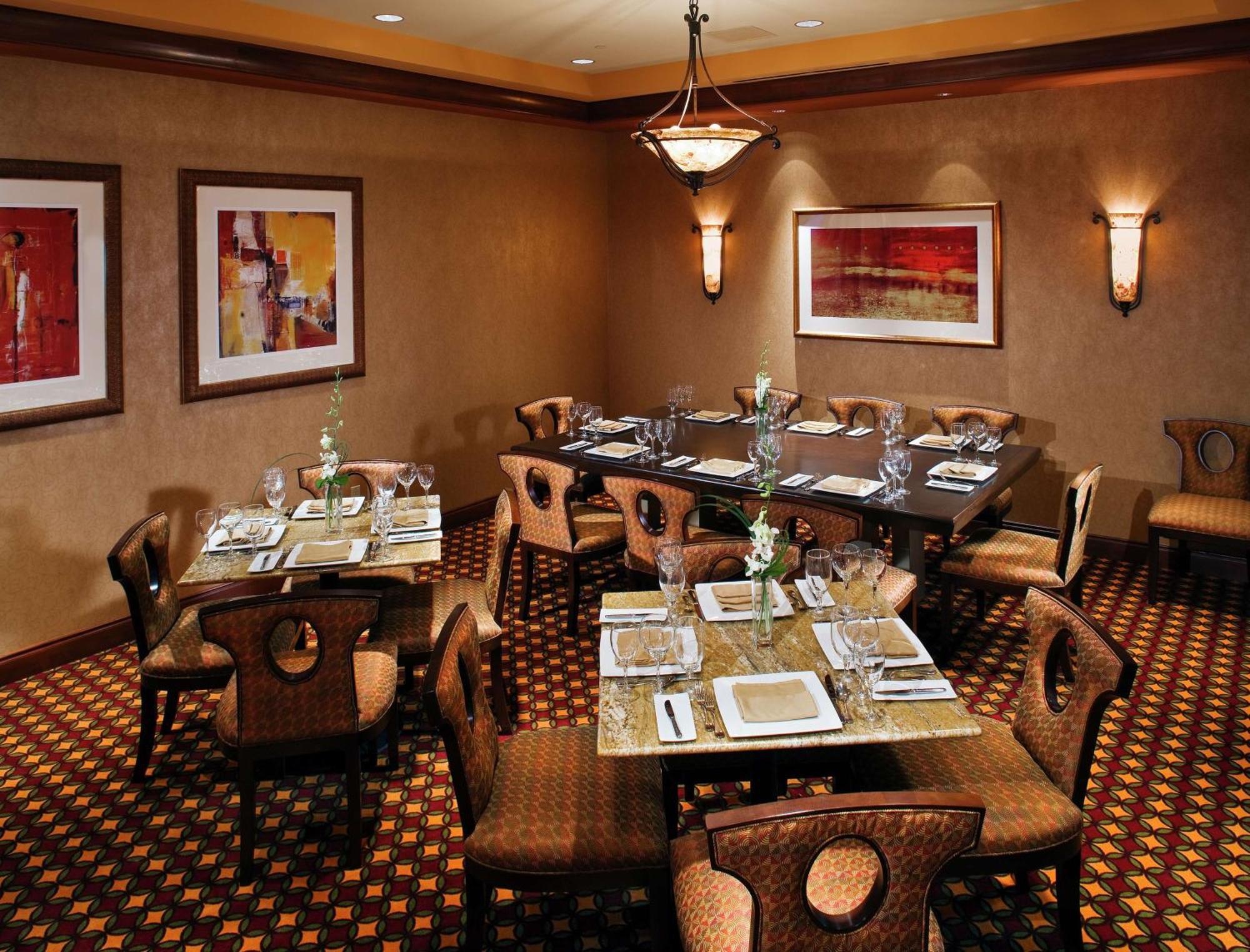 Embassy Suites By Hilton Norman Hotel & Conference Center Екстериор снимка